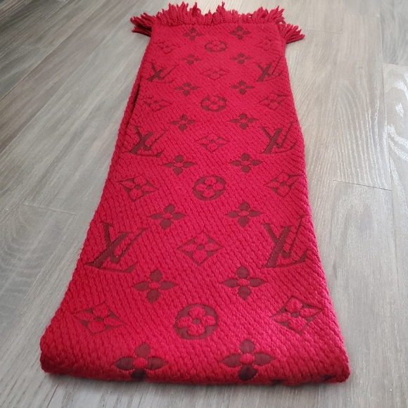 *SOLD* LOUIS VUITTON logmania scarf - Picture 6 of 13